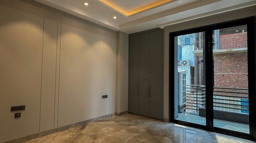 Elegant 3rd Floor with Private Terrace in Vasant Vihar