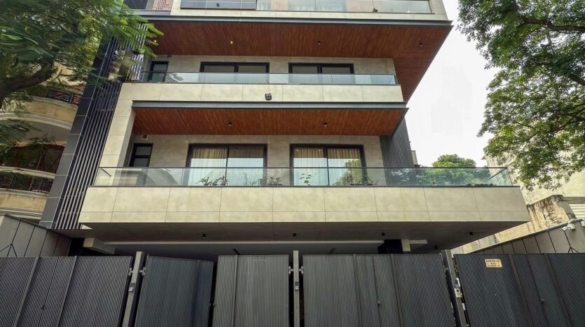 Elegant 3rd Floor with Private Terrace in Vasant Vihar