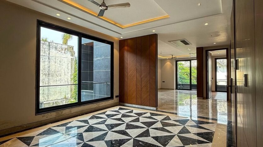 Elegant 3rd Floor with Private Terrace in Vasant Vihar