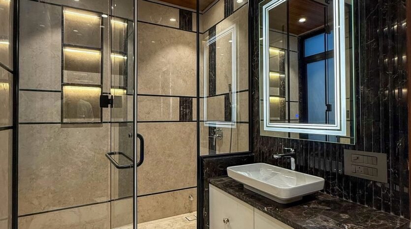 Elegant 3rd Floor with Private Terrace in Vasant Vihar